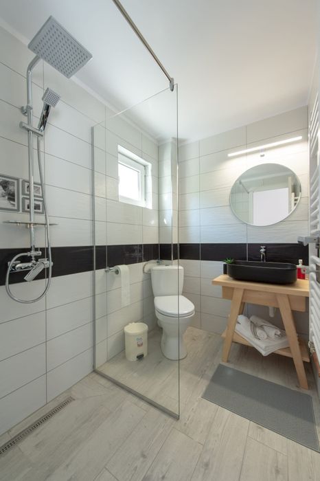 Casă de vacanță la Holbav/ 6 persoane/ 700 lei/  Brașov.