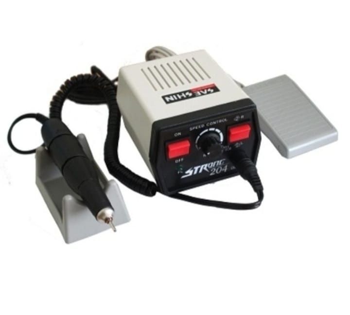 машинка для маникюра.