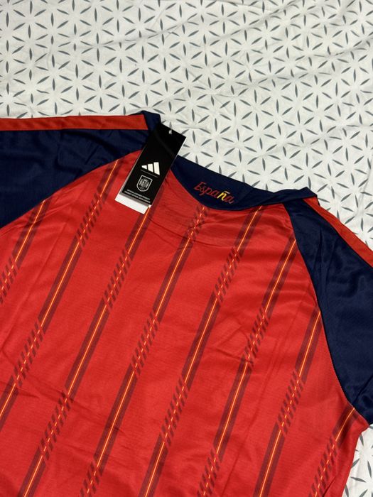 Tricou Spania Cupa mondiala 2026 (simplu 125) ( cu jucator Yamal 10 sau Pedri 20 la 150)