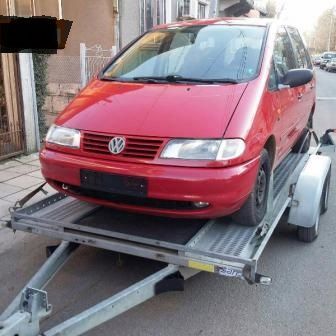 VW Sharan на части