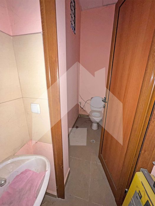 Дава се под наем Магазин в Нови пазар - 33 кв.м за 229.5 € - Снимка #4