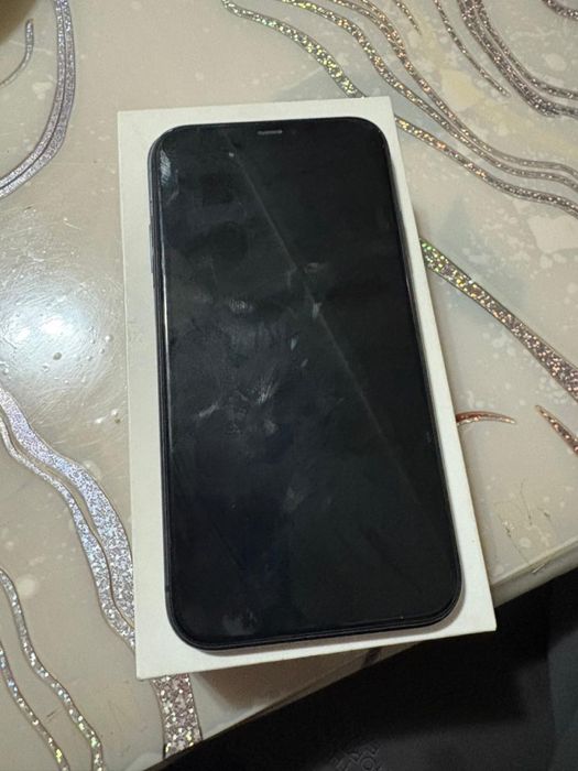 Продай айфон 11 на 64