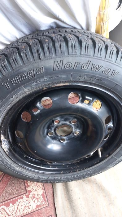 Продам комплект зимней резины