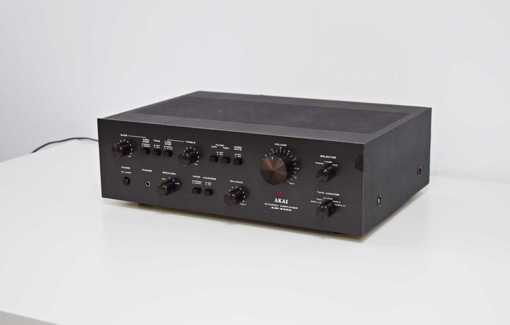 Amplificator Akai AM-2400