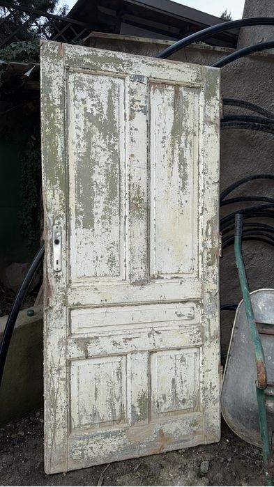 Vand usi foi si de usi cladire istorica lemn masiv