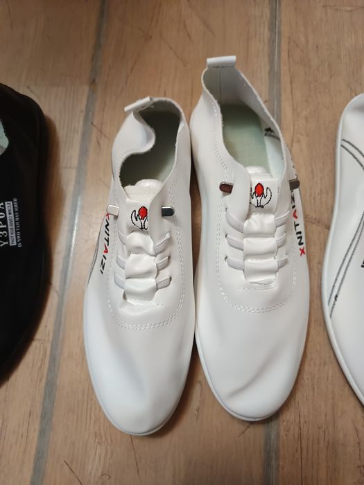 Маратонки нови 43