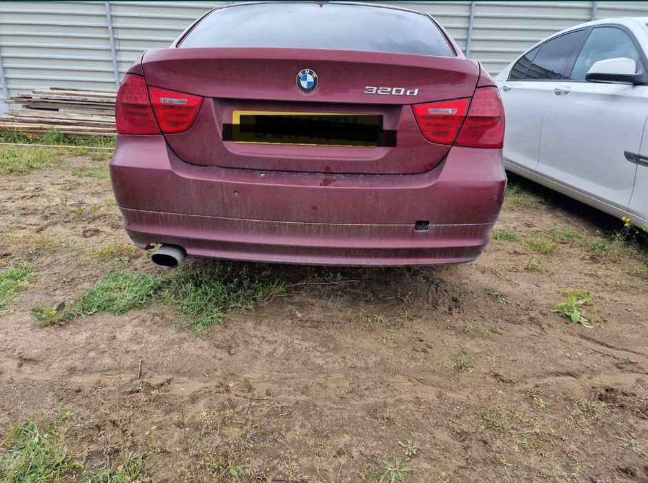 Portbagaj cu stopuri bmw e90 facelift lci diferite culori