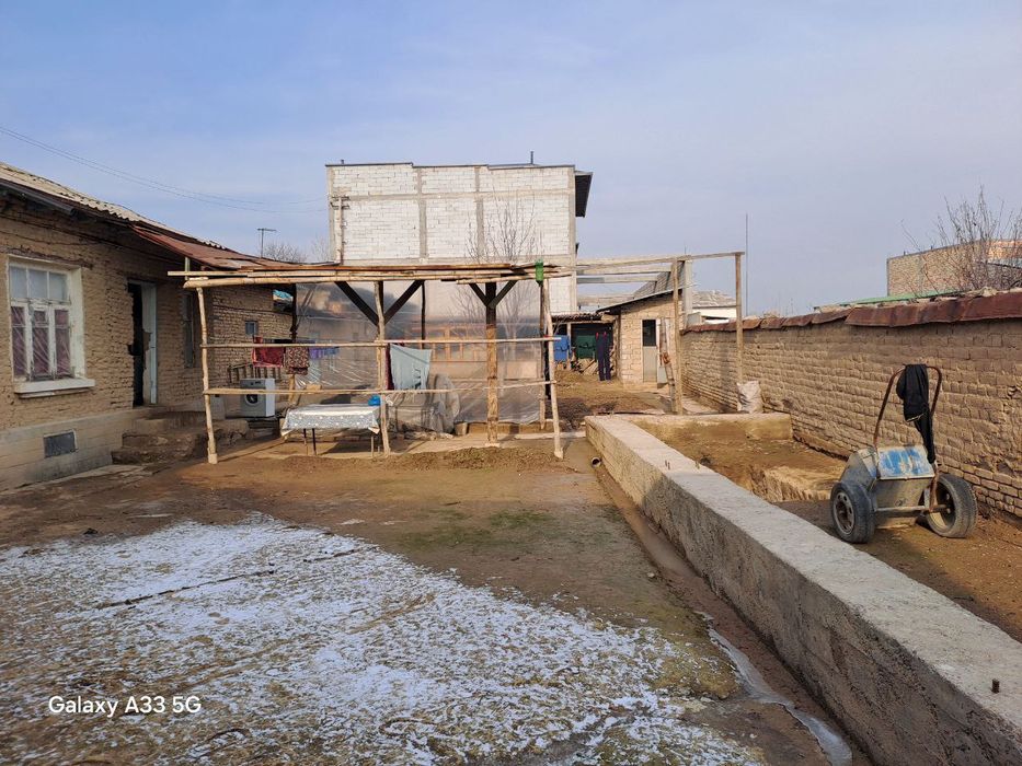 Зангота район эркин куча уй сотилади фасад 15.60 куча юузи