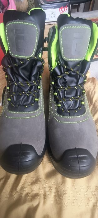 Работни обувки Cerva