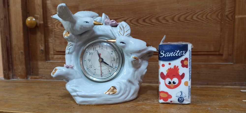 Порцеланов часовник 15 евро