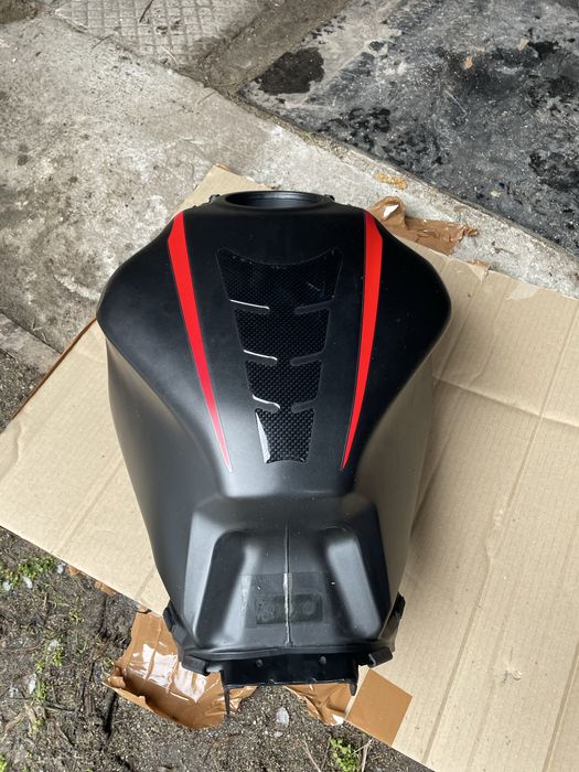 Капак алтернатор и резервоар Honda cbr 650 r