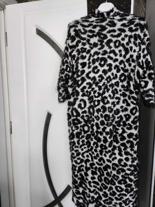 Продавам дамско манто от 100% вълна