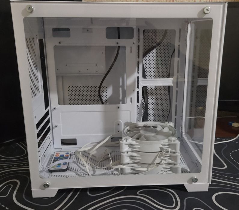 Белый корпус ginzzu v420