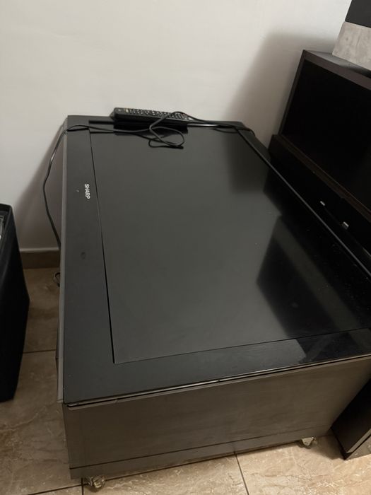 Televizor sharp negru