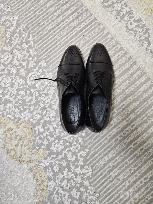 Продаётся костюм двойка и туфли