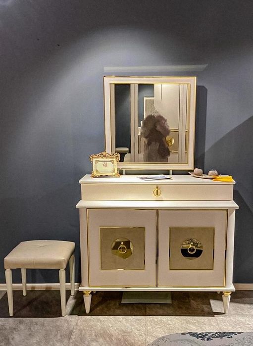 Продам спальный гарнитур