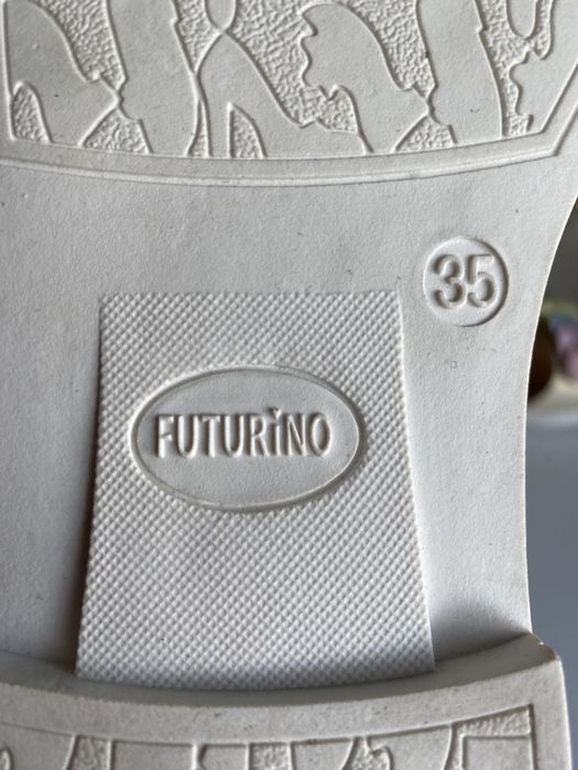 Продам сандали детские