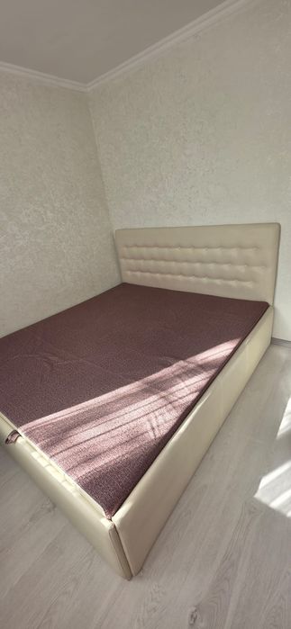 Кровать двуспальная