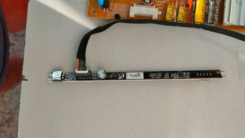 Samsung T27A550EW computer monitor 68.6 cm за части, намаление