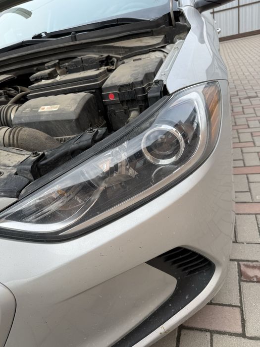 Hyundai elantra фара
