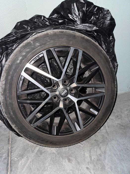 Джанти Momo 17” с летни гуми Goodyear Eagle F1 ASYMM 6