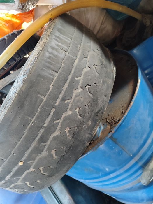 Резина покрышки разная