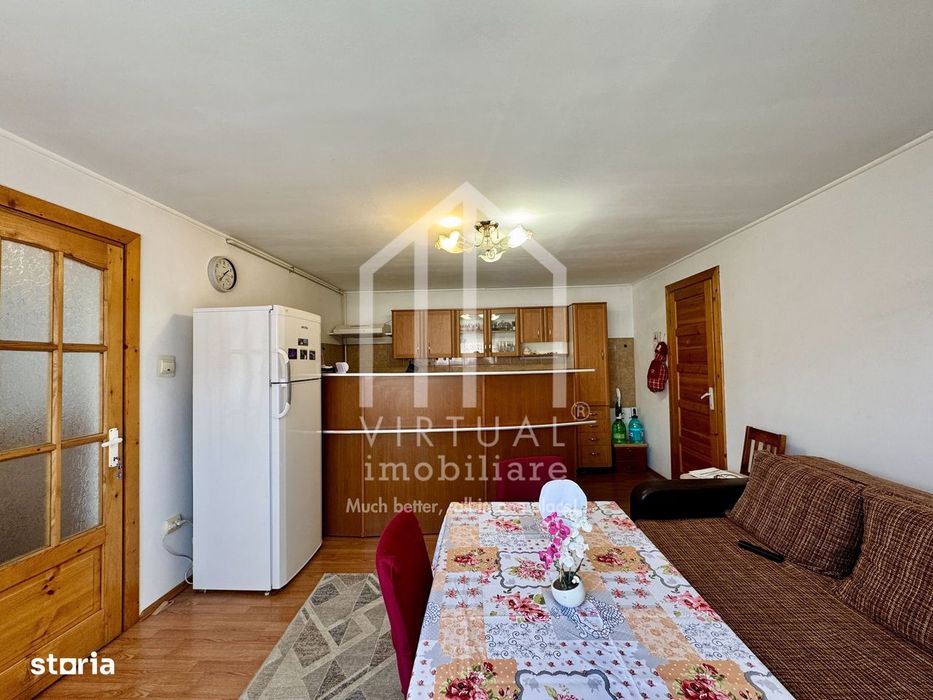 Apartament la casa, 3 camere, 77mp utili + pod (35mp) - Central