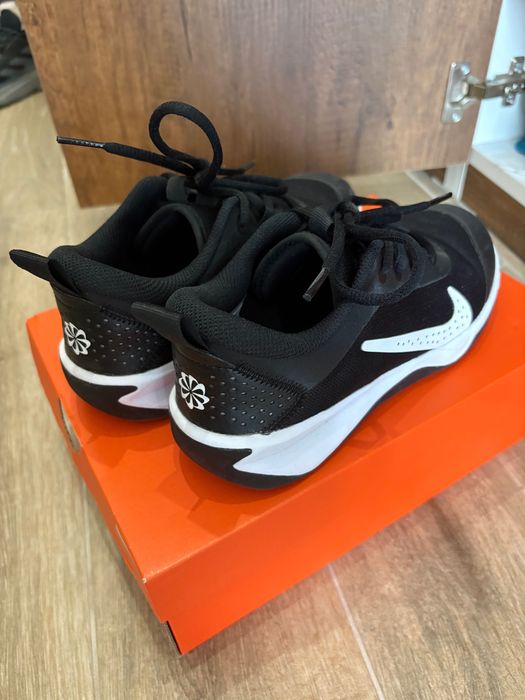 Nike Omni Multi-Court 38 номер