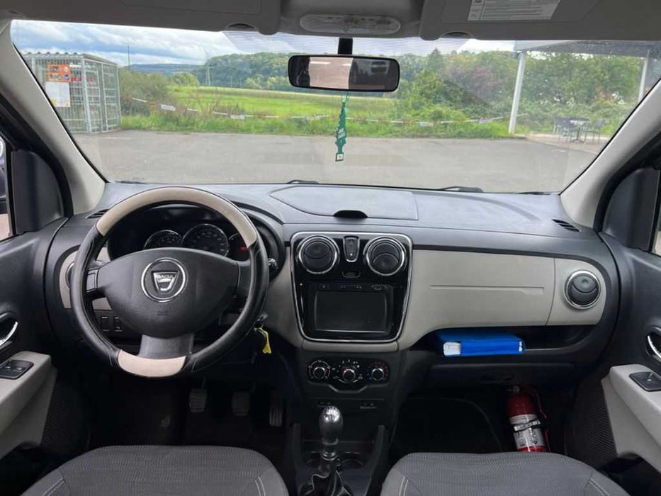 Inchiriere auto - inchiriez masina Dacia Lodgy diesel