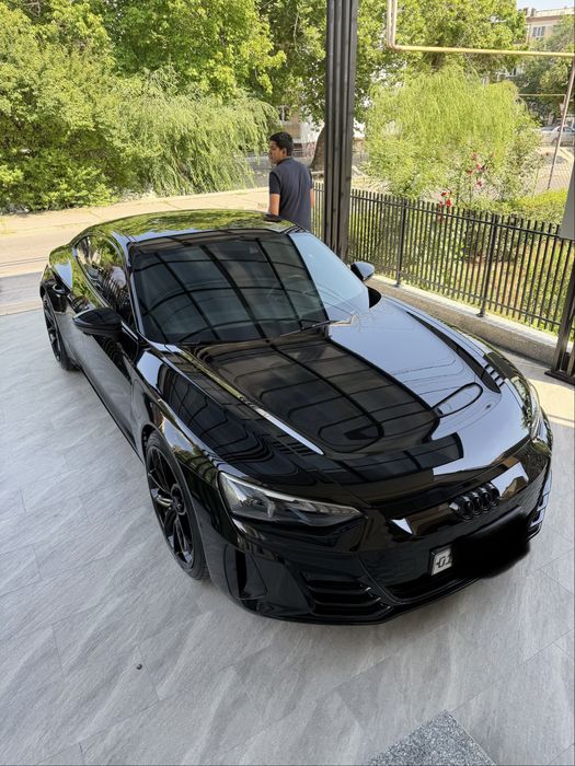 Audi e tron gt  как новый
