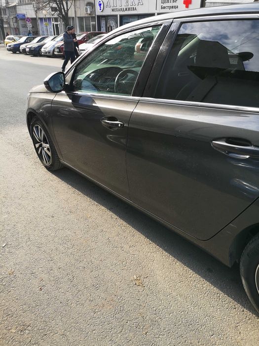 Продавам Пежо 308