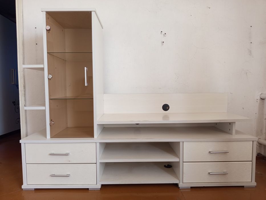 Горка для гостиной, зала.