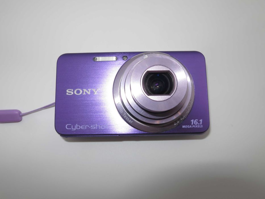 Sony Cyber-shot DSC-W630 ултра компактен и стилен фотоапарат, лилав цввят, цифрова камера в отлично състояние,  16MP и 5х оптично увеличение