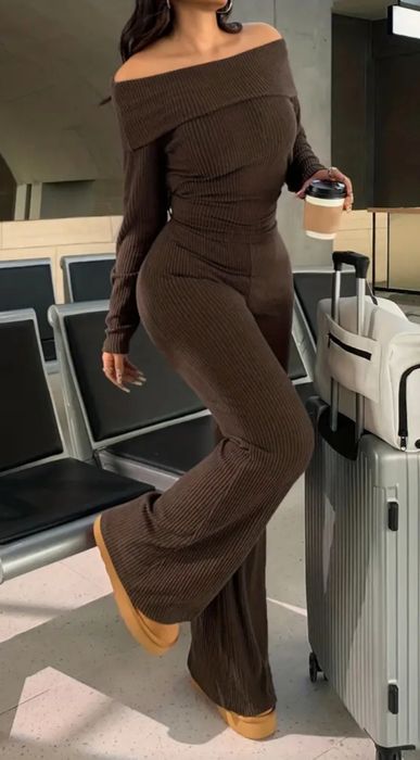 Продам женский костюм