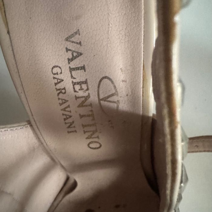 Обувки на висок ток