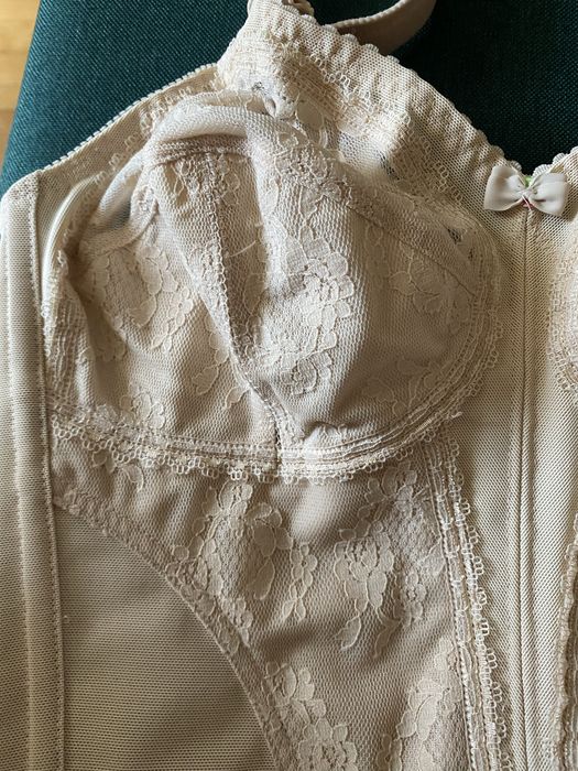 Sutien   corset / bustiera      NOU     Bej TRIUMPH