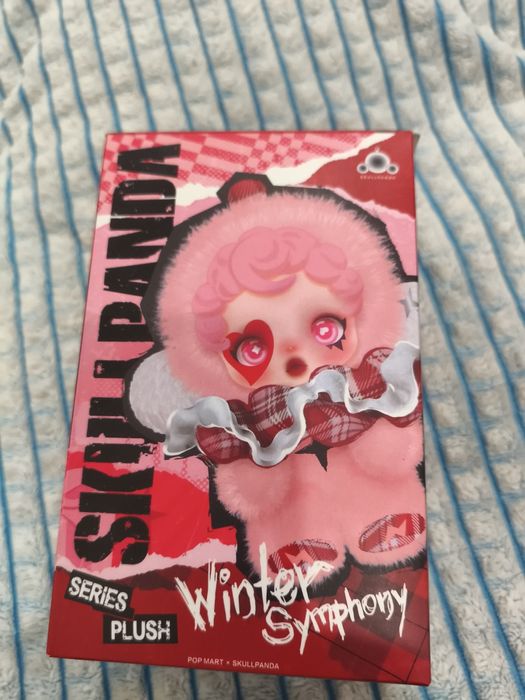 POP MART Pop Mart SKULLPANDA Winter Symphony Series 13.5 см 1 шт