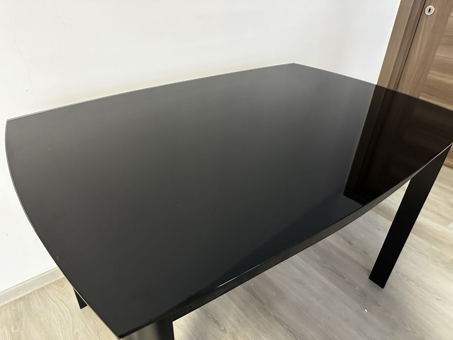 Set masă sticlă extensibilă + 2 scaune – Modernă, elegantă