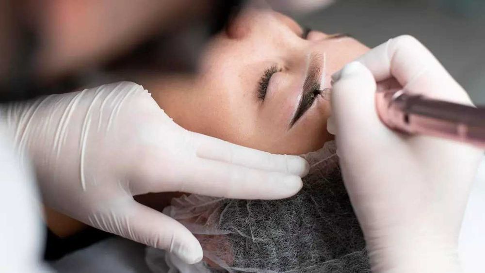 перманентный макияж/татуаж бровей и губ