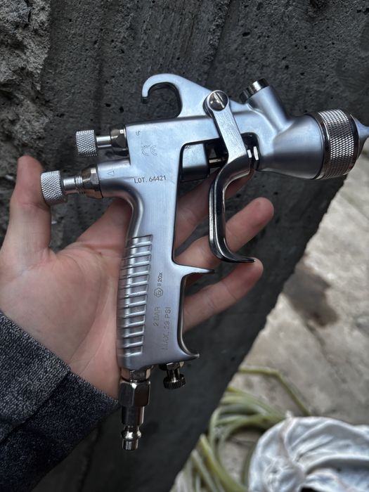 Pistol de vopsit Sagola