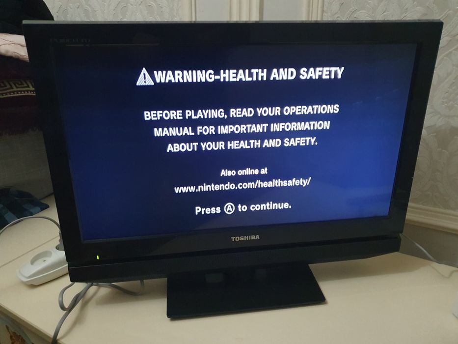 Televizor 24 Toshiba есть царапины