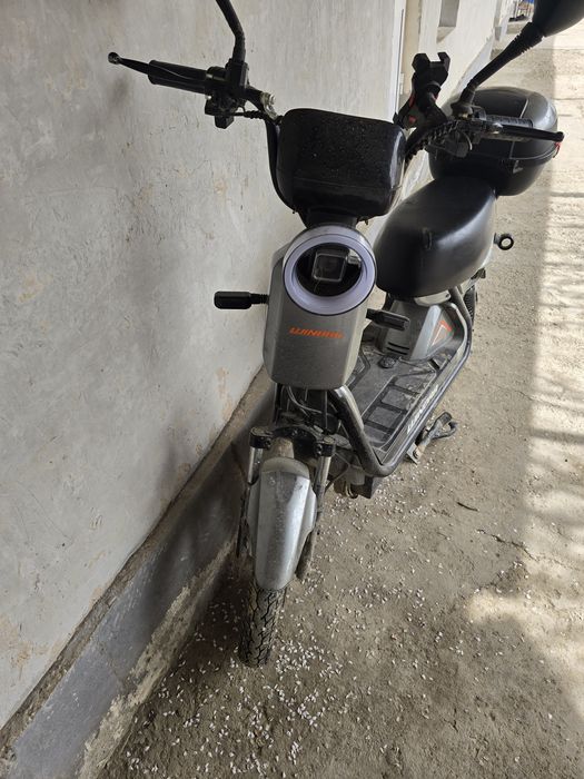 Skuter sotlad juda juda srochni pul kerak