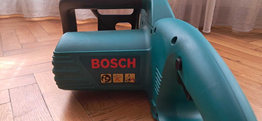 Продавам BOSCH AKE 35-17 S