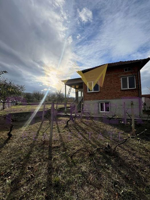 Продава се Къща в с. Партизани, Област Варна - 240 кв.м за 250 €/кв.м - Снимка #1