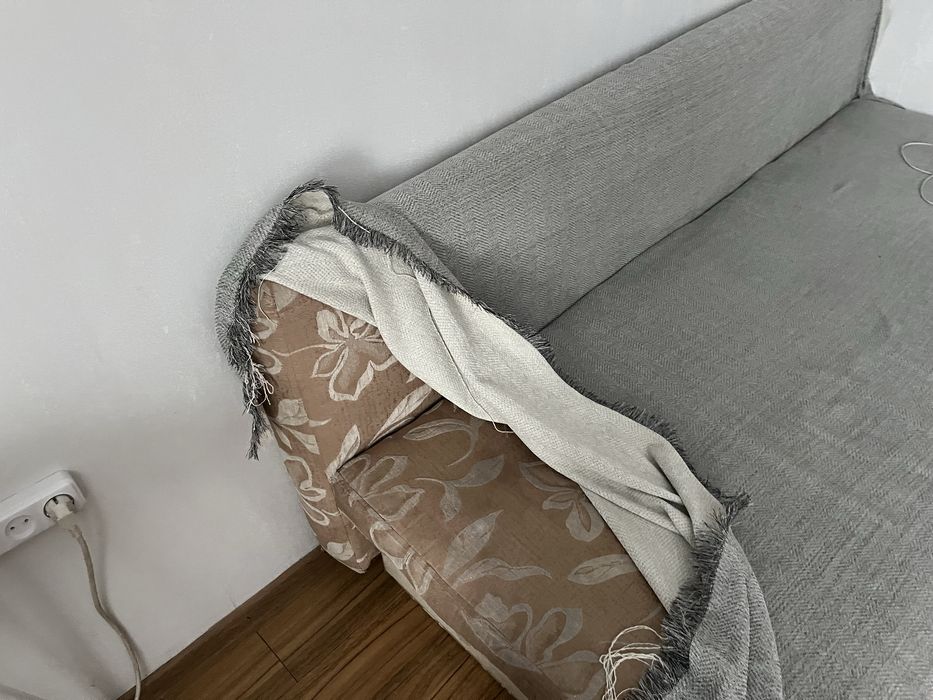 диван и стол Бесплатно !!