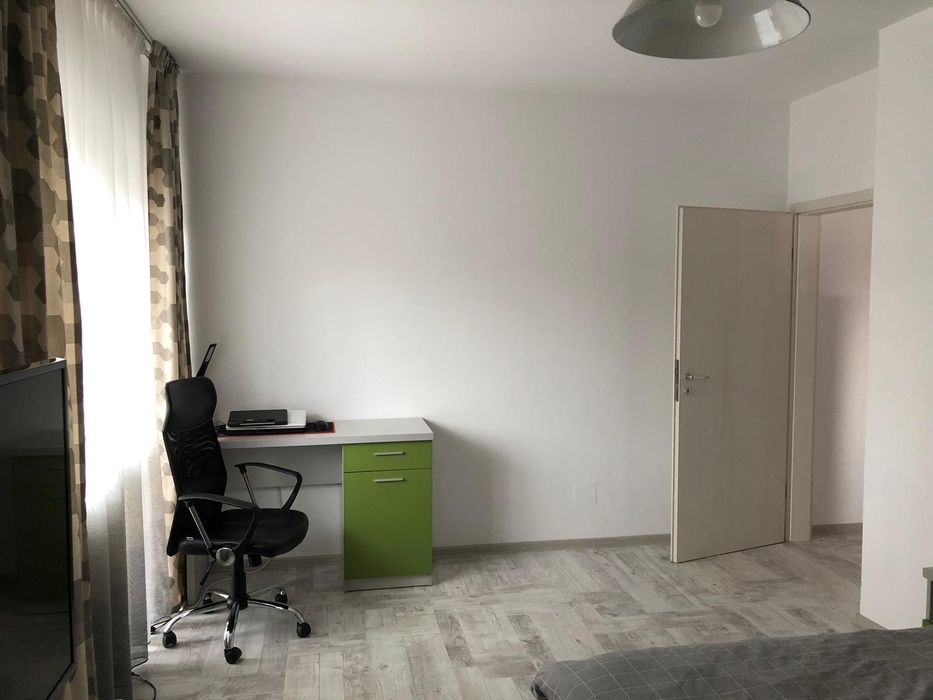 Vând apartament  2 camere semidecomandate