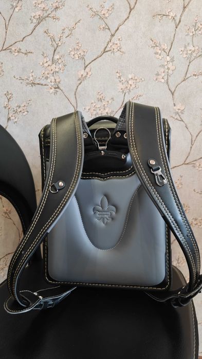 Школьный рюкзак черный