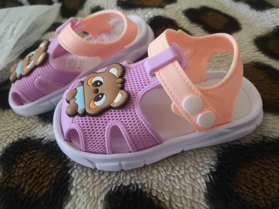 Сандали детские новые