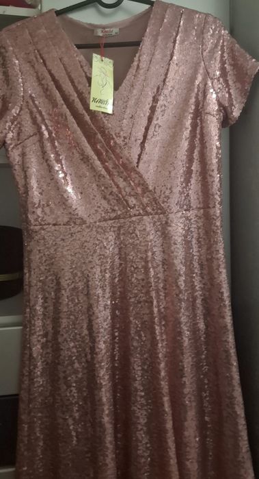 Көйлек сатылады.