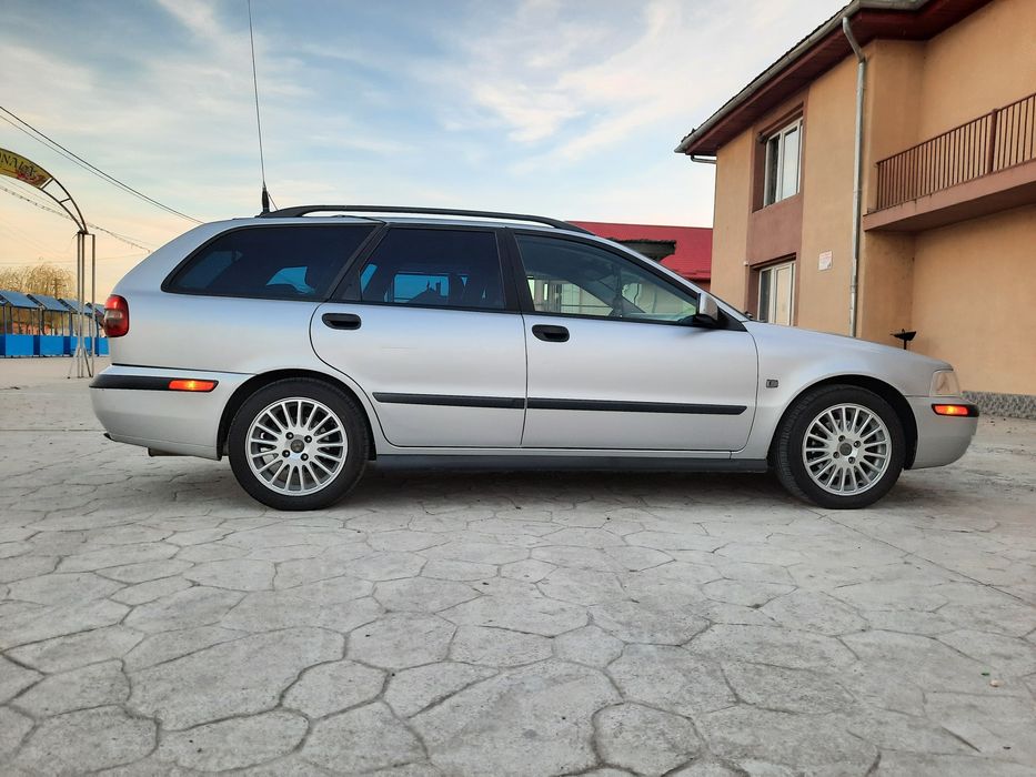 De vanzare volvo v40